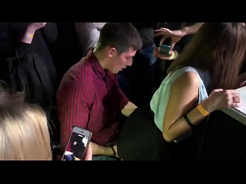 ❤️ Echte seks yn in Russyske nachtclub. 18-jierrich Russysk famke yn 'e anus en fagina neukt yn in nachtclub ❤ Porno by porno fy.pornofilmtv.ru ️❤