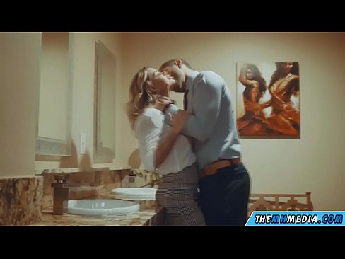 ❤️ As in busty blonde jo ferliedt yn in iepenbier toilet ❤ Porno by porno fy.pornofilmtv.ru ️❤
